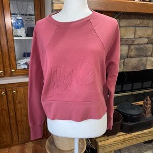 NIKE SIZE SMALL ROSE COLORED LONG SLEEVE SWEATSHIRT. LOGO ON SLEEVE & FRONT EUC
